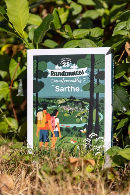 Sarthe Tourisme et la FFRandonnée publie un guide de 25 PR® incontournables en Sarthe